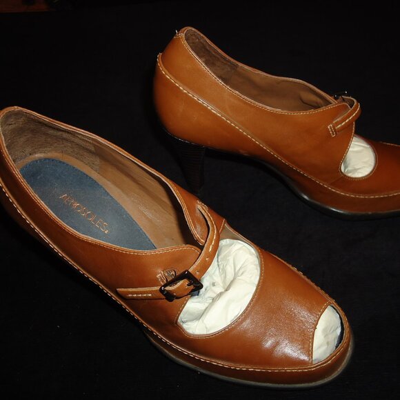 Aerosoles- Tan Pumps-Leather Uppers- 3" Heel-Size 7B New - Picture 5 of 9